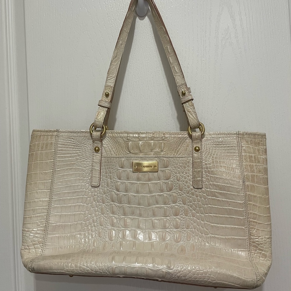 Brahmin cream color purse/ handbag